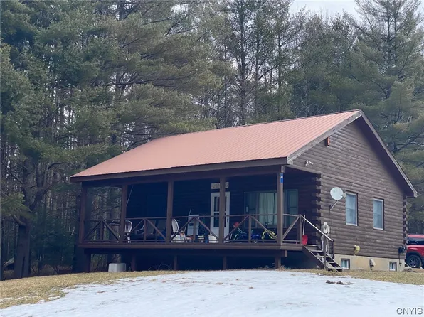 43 Heathfield Park Ln, Long Lake, NY 12847