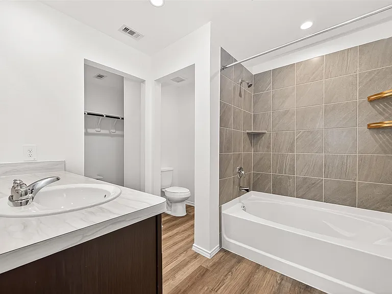 1710 Legacy Hills Dr — Photo 19