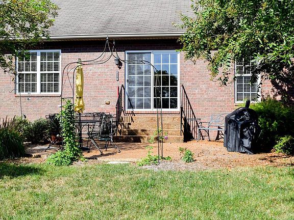 5th image of 661 Community Ct
