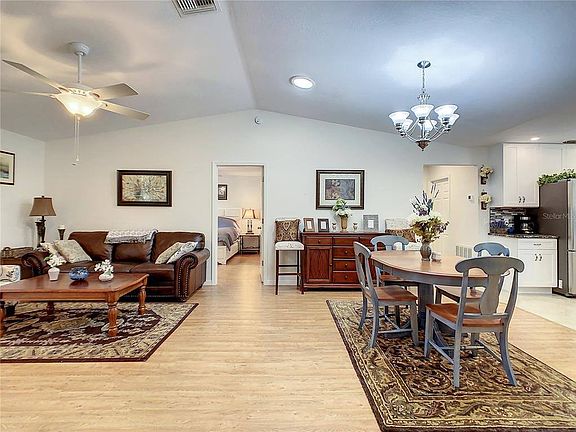 2nd image of 405 Santa Clara Cir