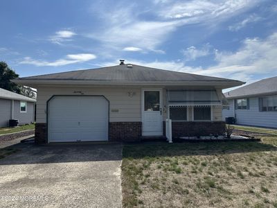 72 Scarborough Place, Toms River, NJ, 08757