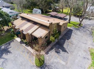 1304 S Johnson St, Alvin, TX 77511