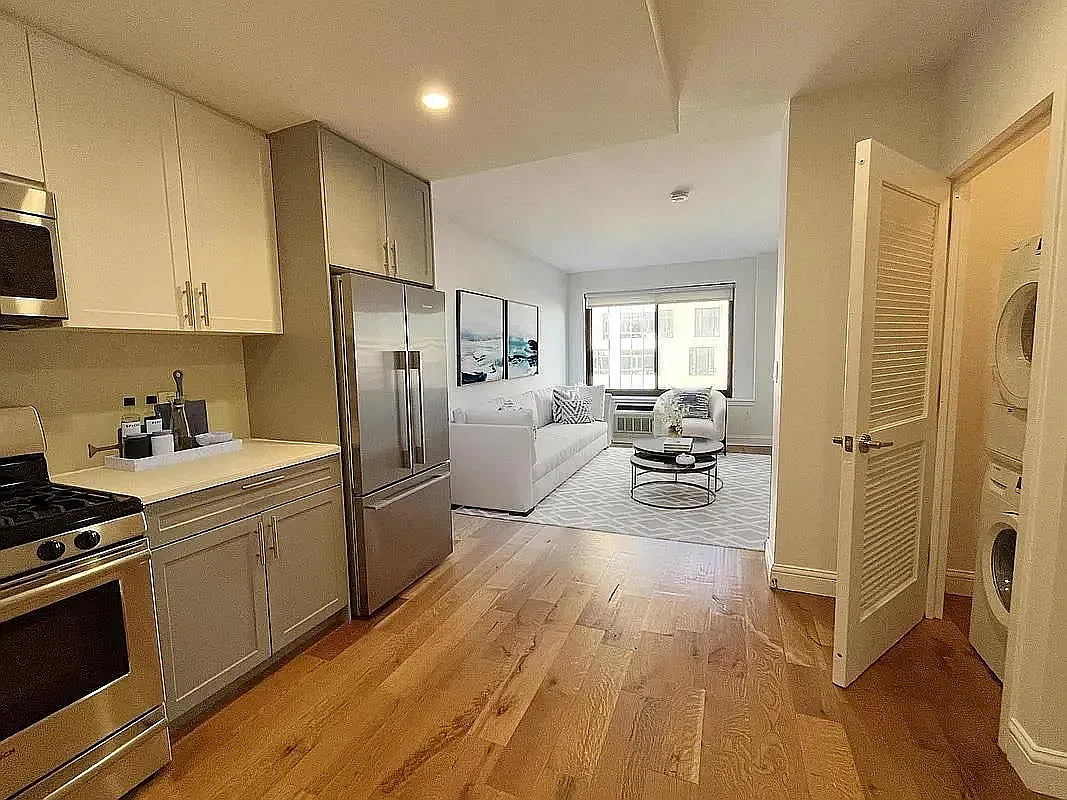 490 Myrtle Ave — Photo 1