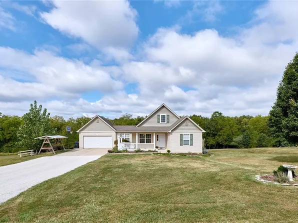 70 Countryside Estates Dr, Troy, MO 63379