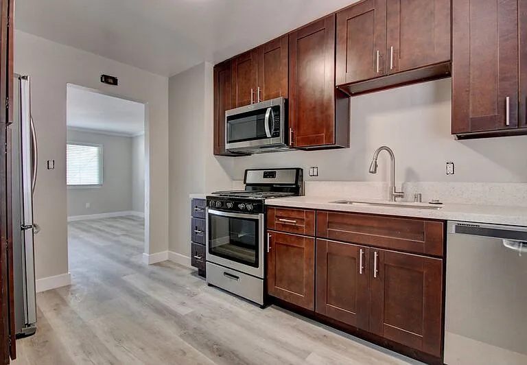 4659 Oregon St — Photo 1
