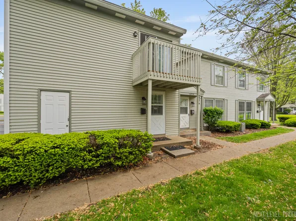 1697 Farragut Ct APT A, Wheaton, IL 60189