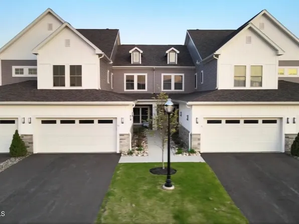 11 Wardley Circle, Cohoes, NY 12047