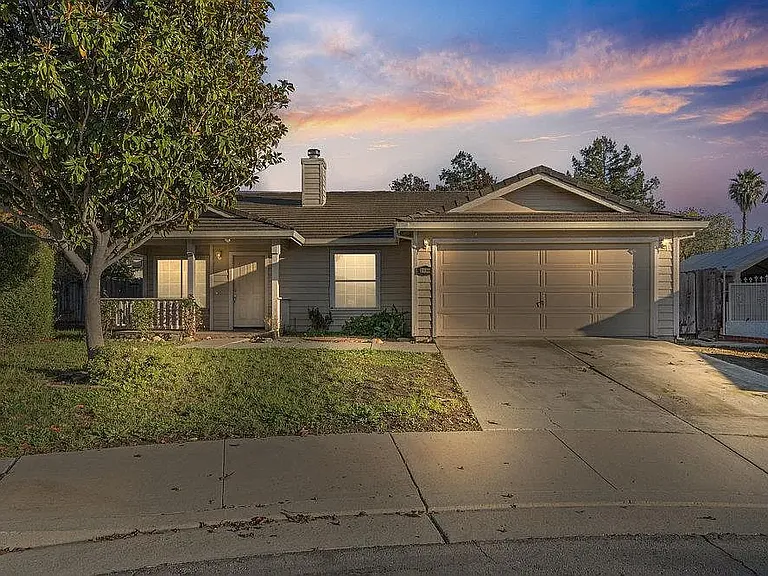 2199 Raleigh Cir — Photo 14
