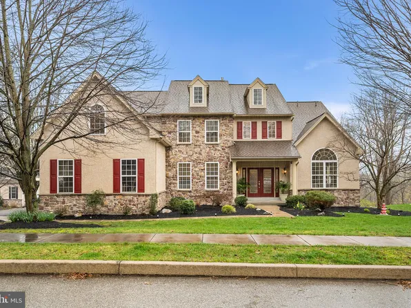 107 Condor Ridge Ct, Norristown, PA 19403