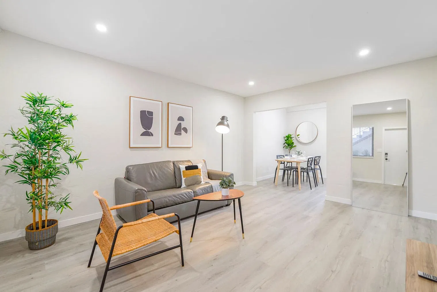 1 bed, 1.0 bath, 635 sqft, $4,279 — Photo 2
