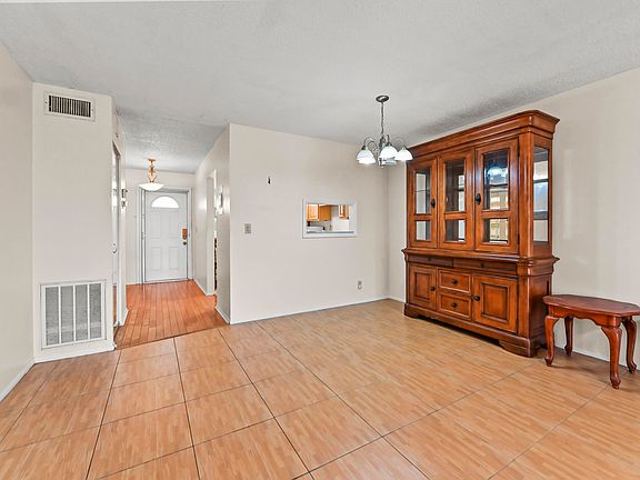 5th image of 109 Lake Barbara Drive