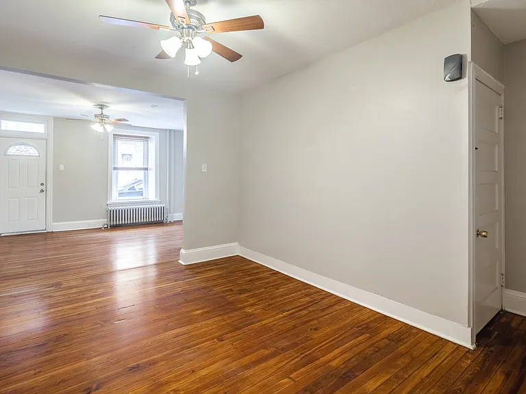 129 Krams Ave — Photo 10