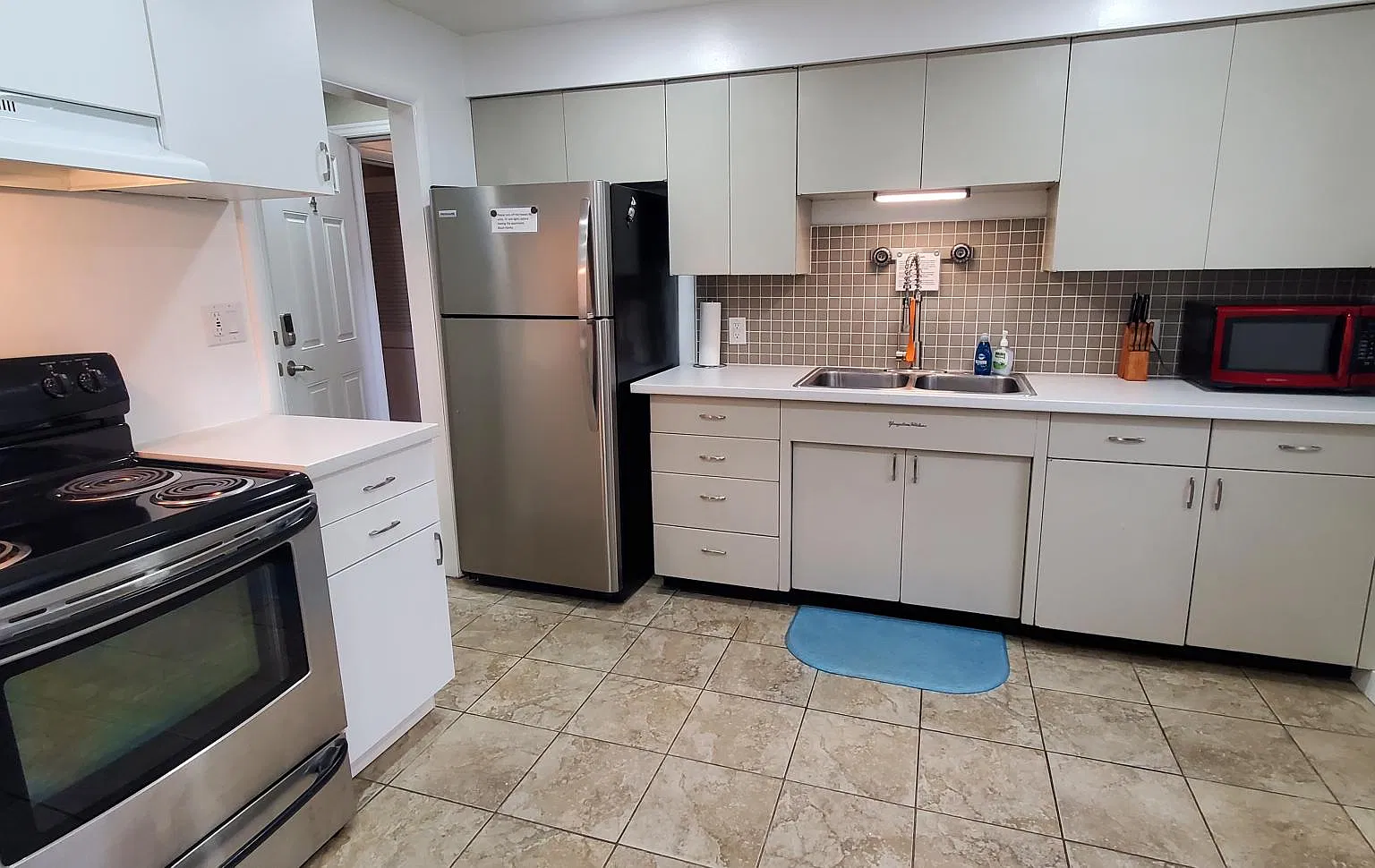 154 E Wentworth Ave — Photo 3