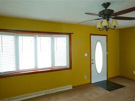 3rd image of 153 Dupont Ave