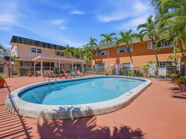 2200 Monroe Street #24, Hollywood, FL 33020