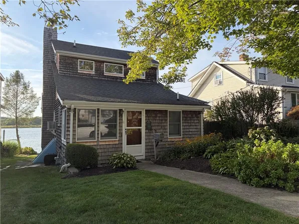 11 Riverview Dr, Barrington, RI 02806