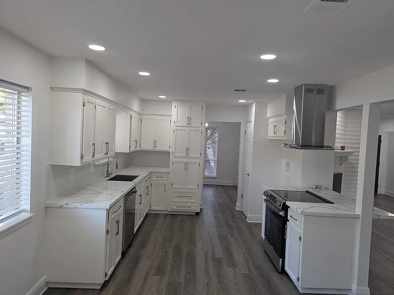 6102 Hummingbird St — Photo 8