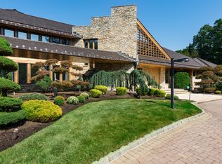 4 Meadow Ln, Purchase, NY