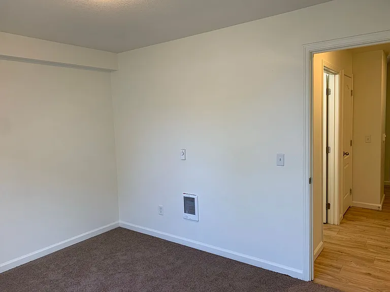 Falcon Ridge Apartments — Photo 17