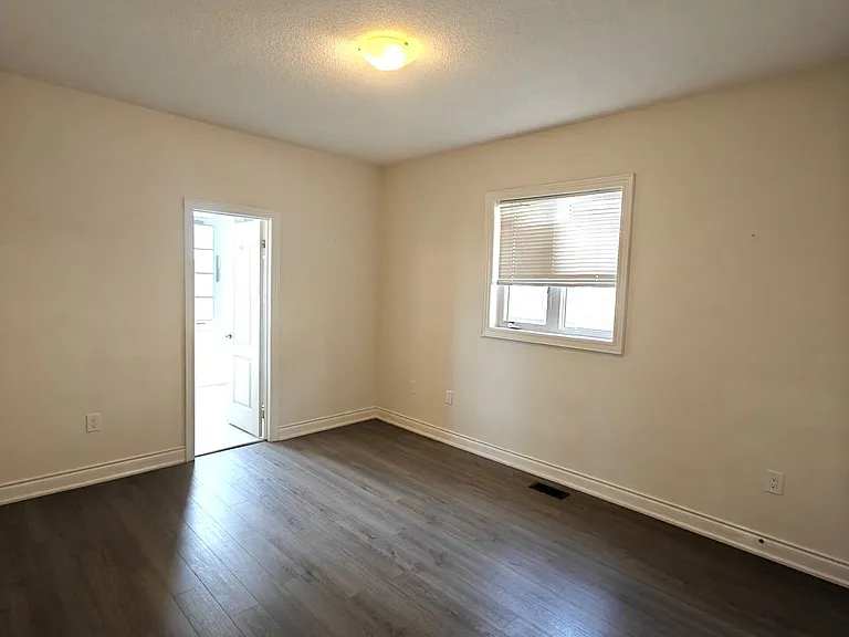 1538 Devine Point — Photo 12