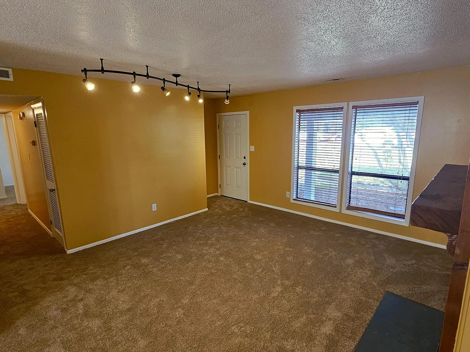 3 bed, 1.0 bath, $1,425 — Photo 4
