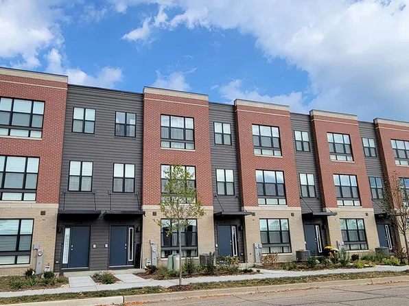 360 Summit Cir, Lombard, IL 60148