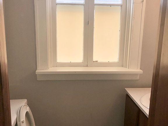 5th image of 1432 Lakeview Ave