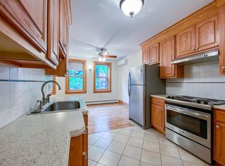 139 Charles St APT 1, Boston, MA 02114