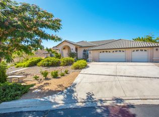 17618 Crown Valley Ct, Apple Valley, CA 92307