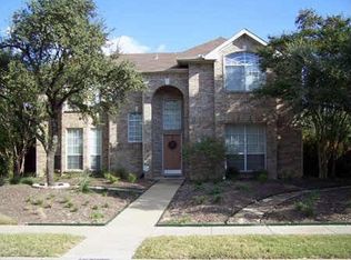 1404 W Hamilton Cir, Cedar Hill, TX 75104