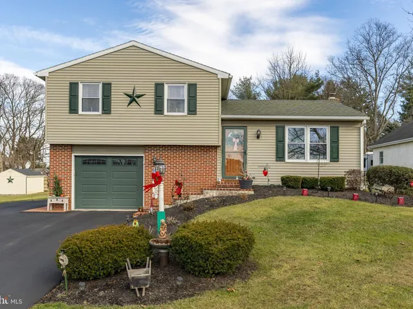 5 Todd Rd, Ronks, PA 17572