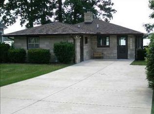 5480 Sandbeach Rd, Grass Lake, MI 49240