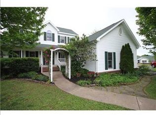 9779 Hickory Ln, Bentonville, AR 72712