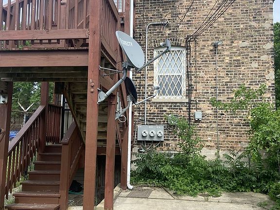 3rd image of 7422 S Kimbark Ave
