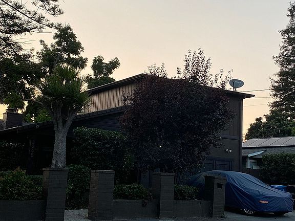 3rd image of 2265 Oakwood Dr