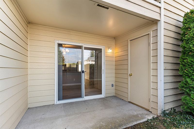 5th image of 9727 18th Avenue W #A103