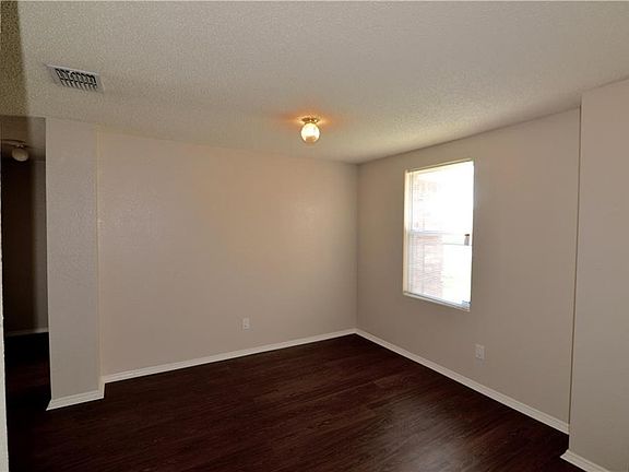 2nd image of 1220 Bumble Bee Dr