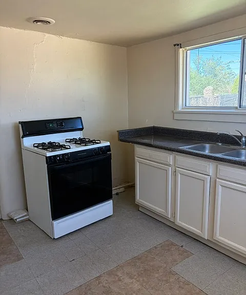 3216 Bridge Blvd SW — Photo 2