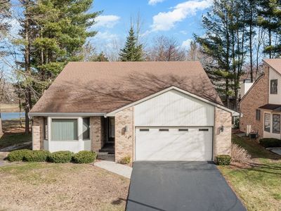 722 Shorefront Cir, Midland, MI, 48640