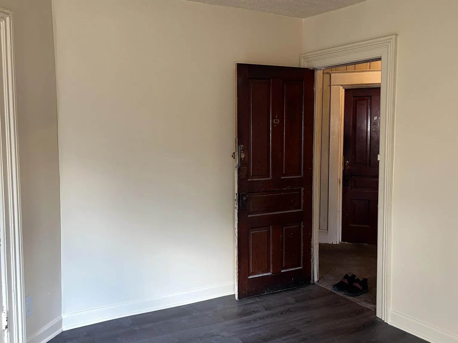 Ionia - Apt 5 — Photo 1