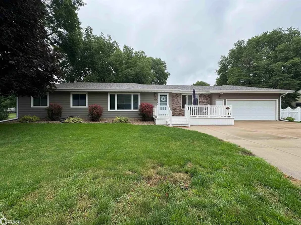 800 9th Ave S, Clear Lake, IA 50428