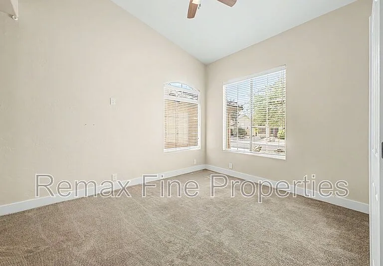 9118 E Topeka Dr — Photo 24