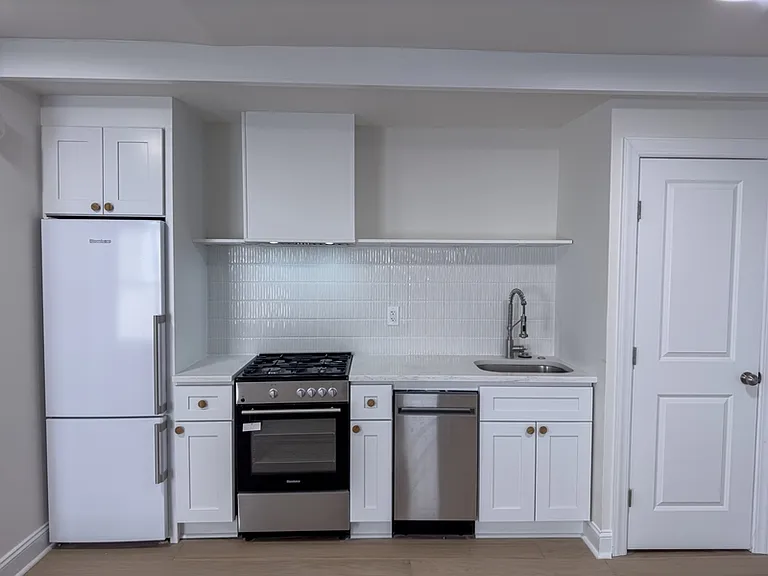 2039 Green St #3R — Photo 7