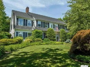 293 Lakeview Ave W, Brightwaters, NY 11718