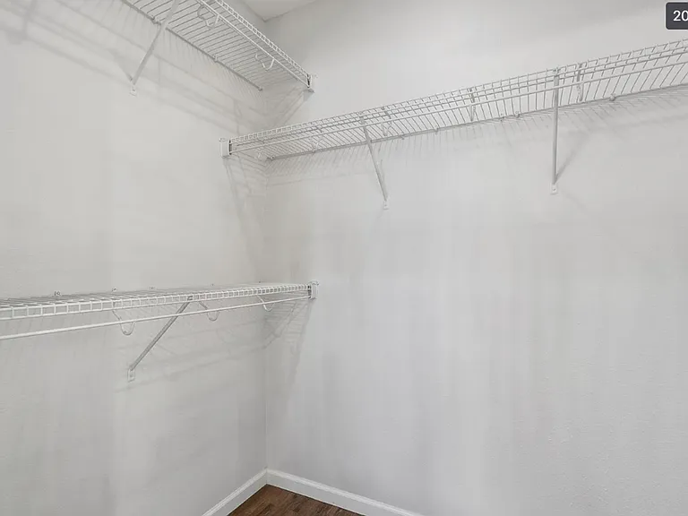 2301 W Bridlewood Trl — Photo 4