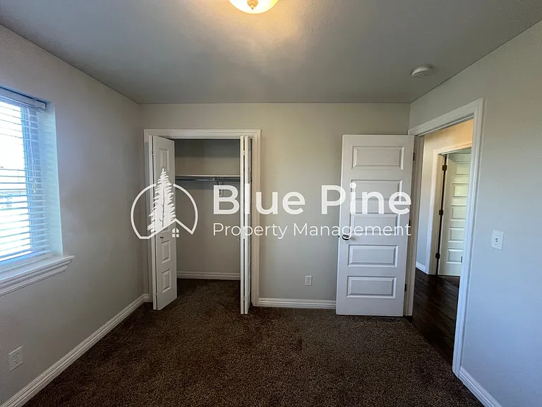 1941 N Oakbrook Rd — Photo 15
