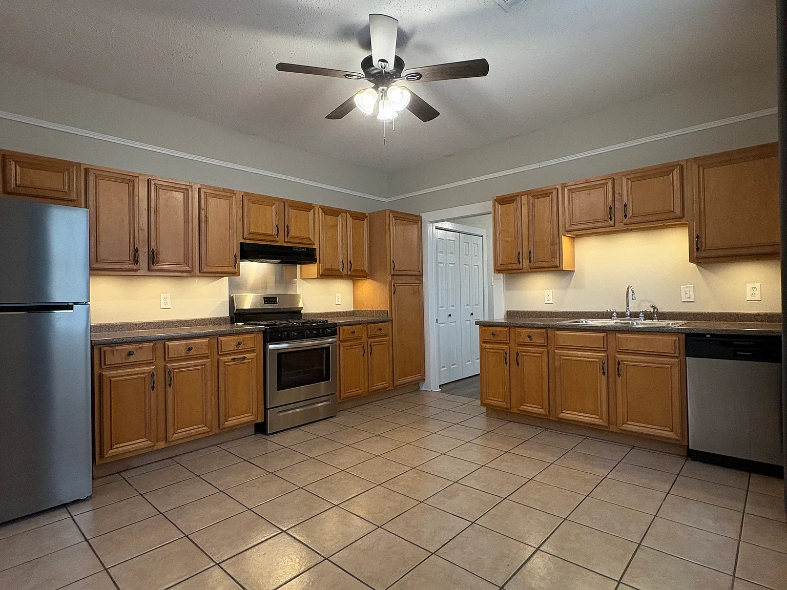 603 Americus St — Photo 4