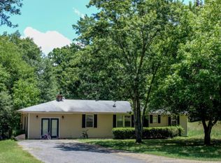 381 E Lee Dr, Tunnel Hill, GA 30755