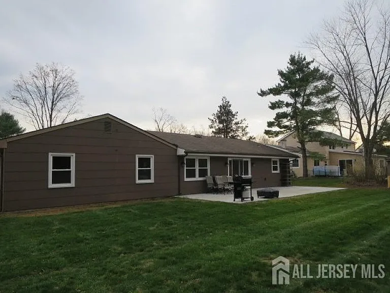6 Flower Rd — Photo 12