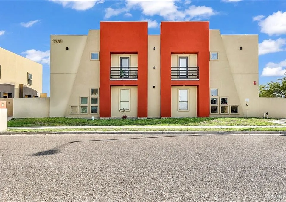 1200 E Camellia Ave
